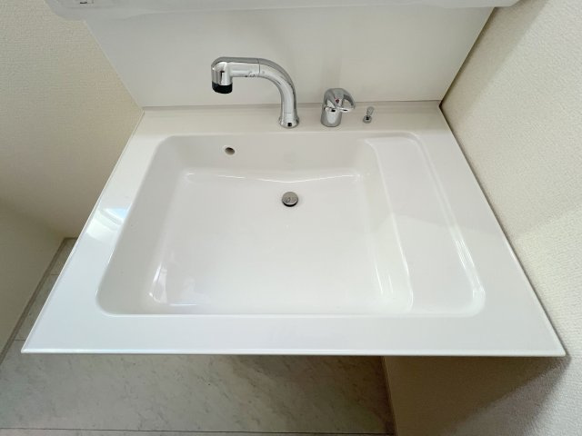 羽村市小作台4丁目　新築戸建全6棟の独立洗面台|暮らしを快適に変えるシャワー付洗面台