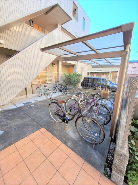 アーバンクレストのその他共用部分|屋根付き駐輪場