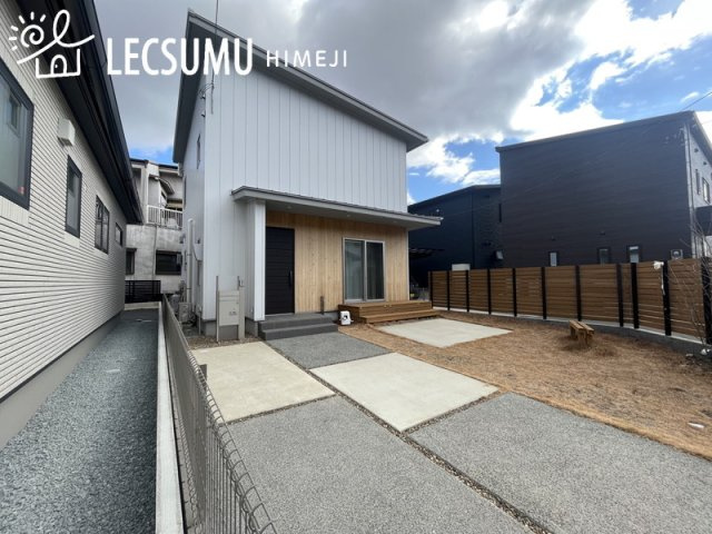 姫路市広畑区西蒲田／中古戸建【未入居】の駐車場
