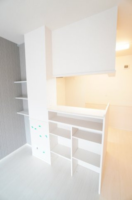 【キッチン】 | シャトーヒルズ | ※同物件・反転タイプの写真です。