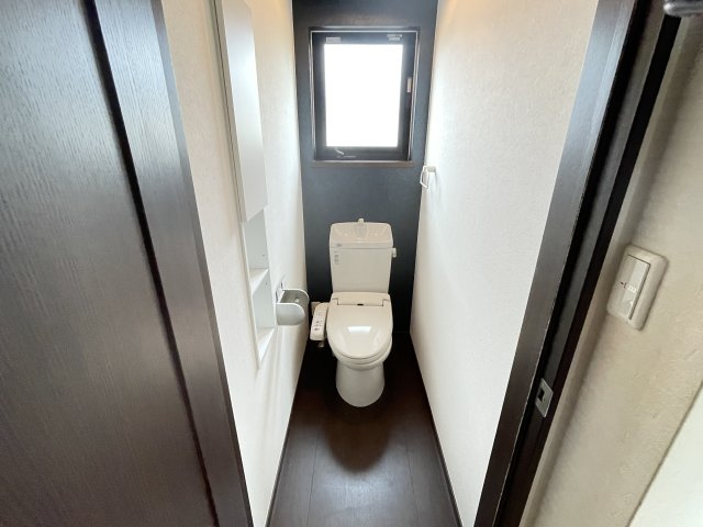 丹波篠山市網掛の中古一戸建のトイレ|２階にもトイレがあります。