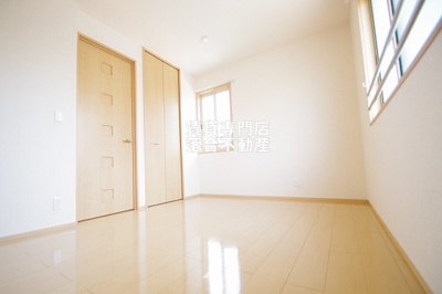 【寝室】 | FLORAⅡ | 落ち着いて過ごせる居室