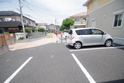 【駐車場】 | FLORAⅡ | 敷地内駐車場完備