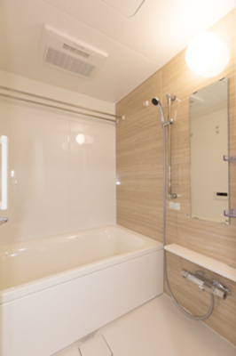 【浴室】 | オアーゼ新宿西落合レジデンス | ※写真は同タイプ住戸です。
