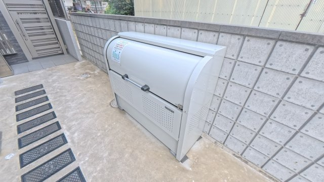 オーシャンズ西向日のその他共用部分|敷地内ゴミボックス
