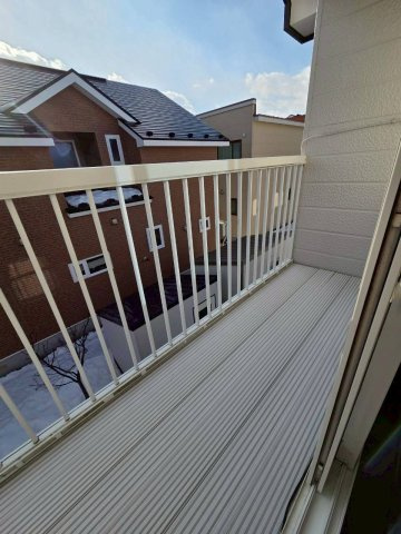 文苑2丁目　中古住宅のバルコニー