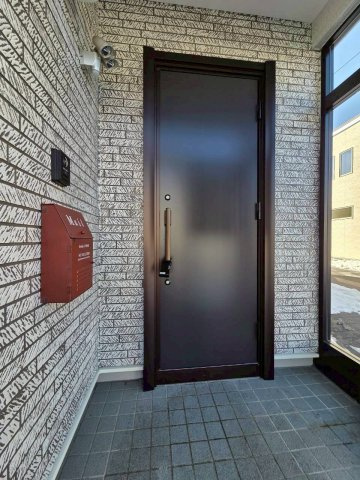 文苑2丁目　中古住宅の玄関