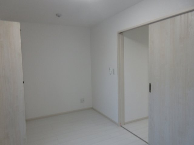 帯広市西六条南２９丁目のアパートの洋室