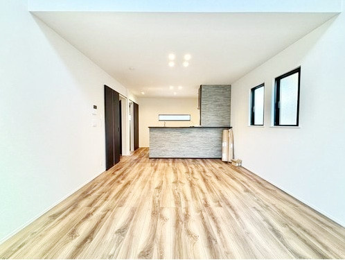 三鷹市井口４丁目　新築住宅　限定１棟の居間・リビング