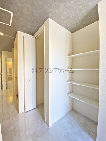 所沢市上新井1丁目・全6棟　新築一戸建　1号棟の玄関