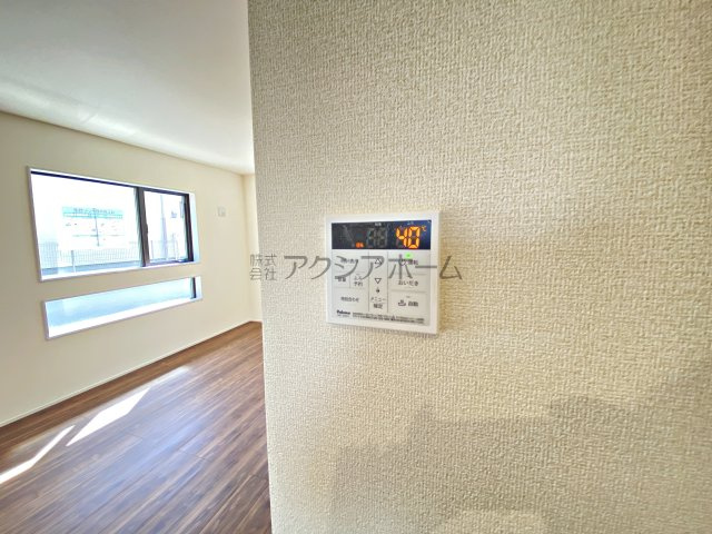 所沢市上新井1丁目・全6棟　新築一戸建　1号棟の設備|給湯器リモコン