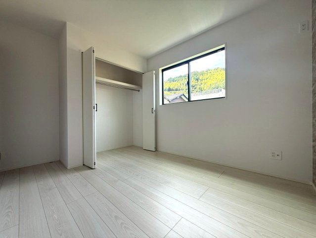 高知市高見町2期2棟 2号棟の洋室