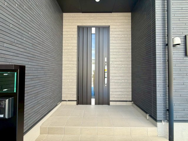 高知市高見町2期2棟 2号棟の玄関