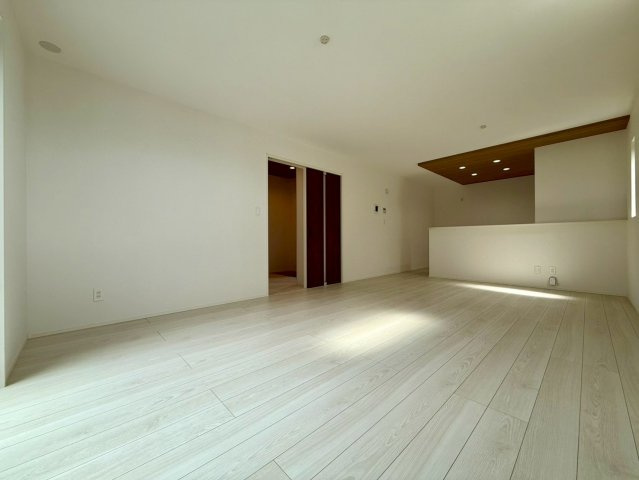 高知市高見町2期2棟 2号棟の居間・リビング