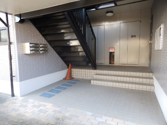 コートドール海老ノ丸 A棟のエントランス|エントランス