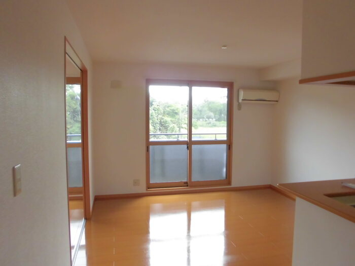 コートドール海老ノ丸 A棟の居間・リビング|LDK