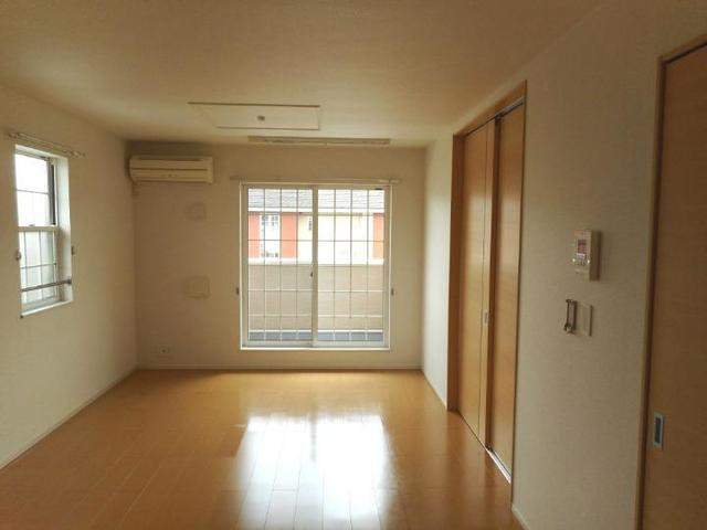 ブラマソーレＡの居間・リビング|居室・リビング