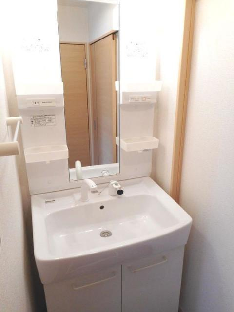 ブラマソーレＡの独立洗面台|洗面所