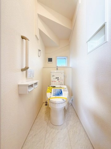 【トイレ】 | 高崎市箕郷町上芝　新築住宅 | 清潔感にあふれた空間と機能的な洗浄装置。毎日何度も使う場所だから快適に。便利に。
