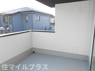 【バルコニー】 | 郡山市安積町笹川新築一戸建て2棟 | 開放的で明るい空間を演出してくれるバルコニーです
