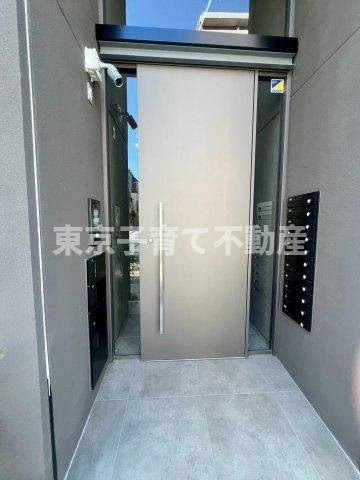 アローズ茗荷谷のエントランス
