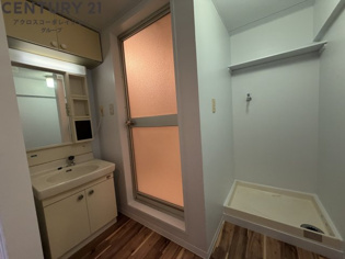 室内に洗濯機置き場があります