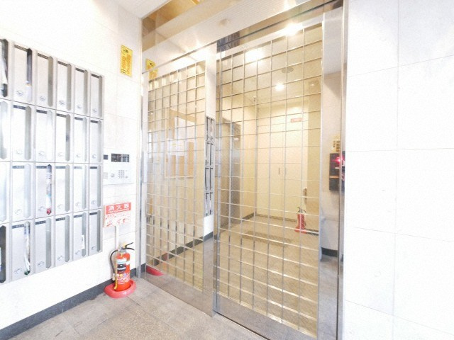 ミストラル本町ウエストのロビー