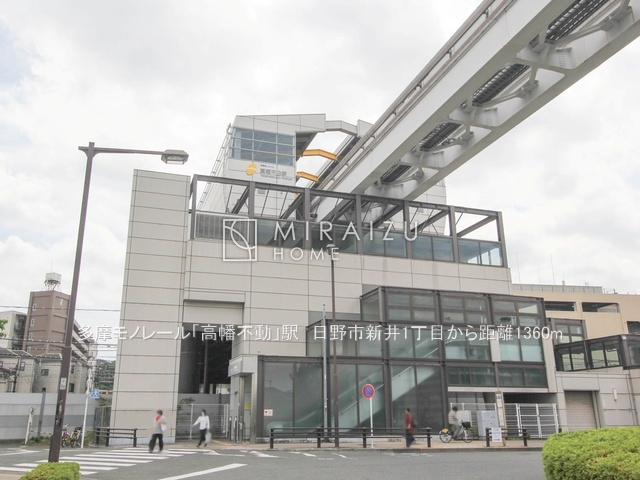 【前面道路含む現地写真】 | 通勤や家族の送迎など、毎日の生活にマイカーが欠かせない方にとって駐車場は大事な条件。敷地内にカースペースがあれば、お出かけやお買い物の際の搬入出も楽々です。
