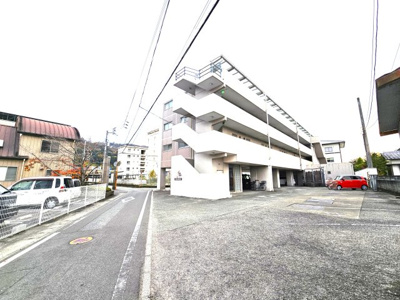 【駐車場】 | フォレストハイツ | 駐車場です