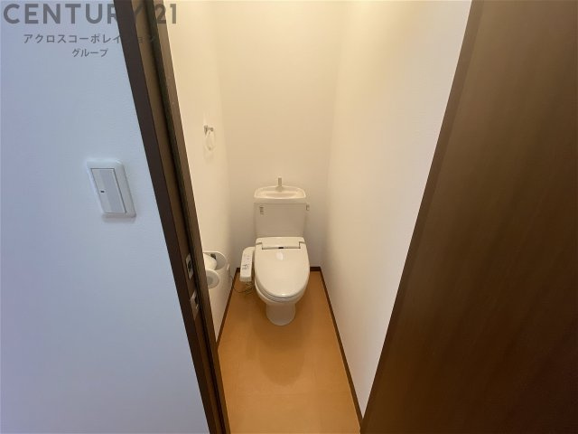 温水洗浄便座機能付きトイレ☆