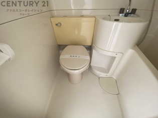 浴室内にトイレがあります♪