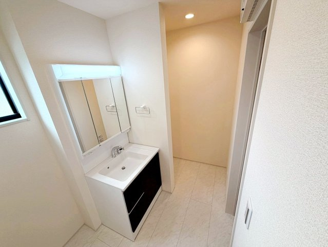 牧之原市静波／2期　新築戸建の独立洗面台