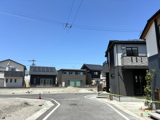 【前面道路含む現地写真】 | 大津市雄琴5丁目11　新築戸建 | 2026年5月撮影、前面道路