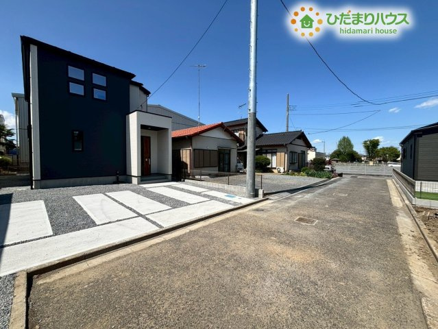 深谷市上柴町東　新築一戸建て　グラファーレ　02の前面道路含む現地写真