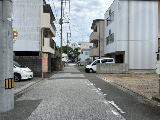 高知市与力町建売の前面道路含む現地写真