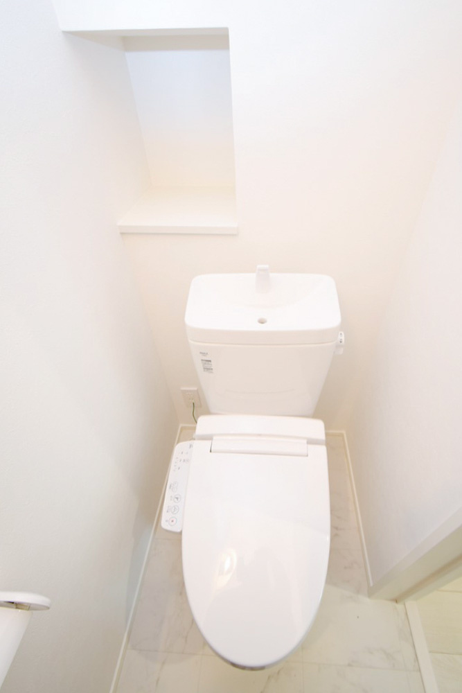 高知市与力町建売のトイレ