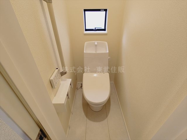 【トイレ】 | 志木市中宗岡２丁目　全１棟 | ゆったりとした空間のトイレです