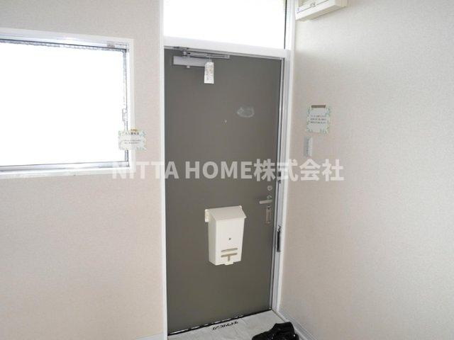 コーポ小谷ヶ丘の玄関|広いスペースの玄関です◆