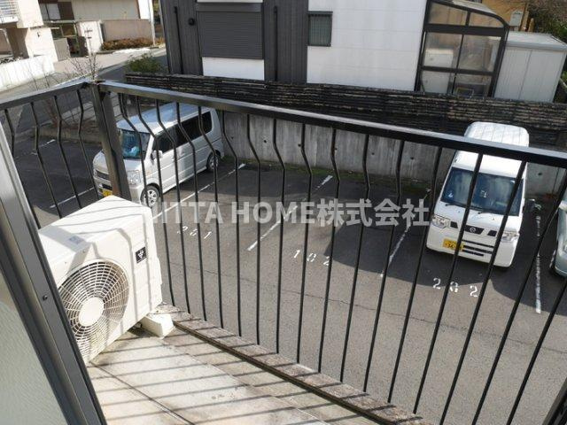 コーポ小谷ヶ丘のバルコニー|南向きのバルコニーがついています◇