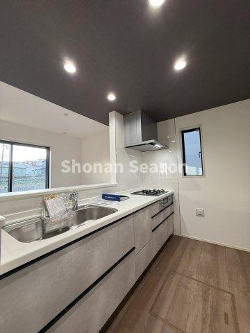 【キッチン】 | キッチンはリビング全体を見渡すことができ、コミュニケーションが取りやすくなります♪