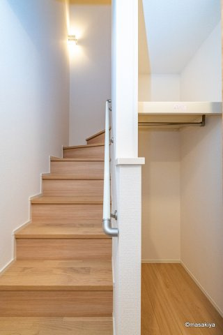 ルミエール・Kの玄関