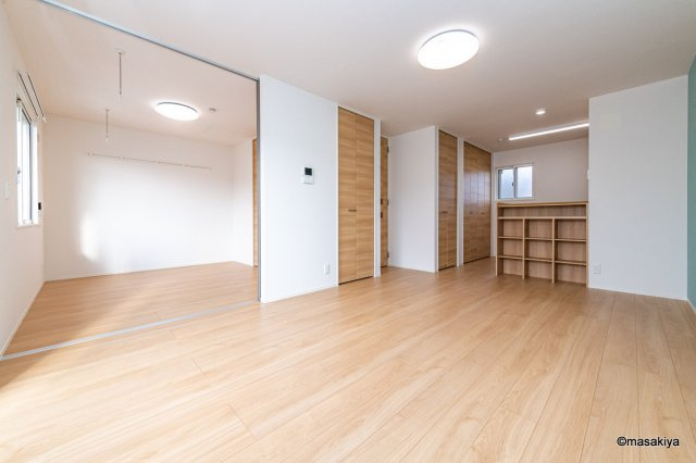 ルミエール・Kの居間・リビング