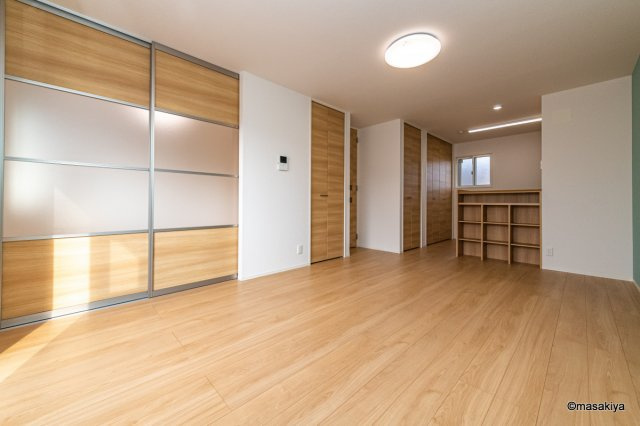 ルミエール・Kの居間・リビング