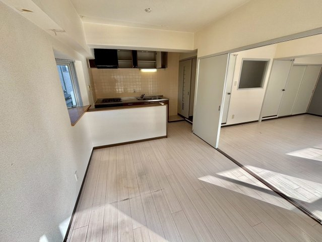 ノーブル今在家の居間・リビング