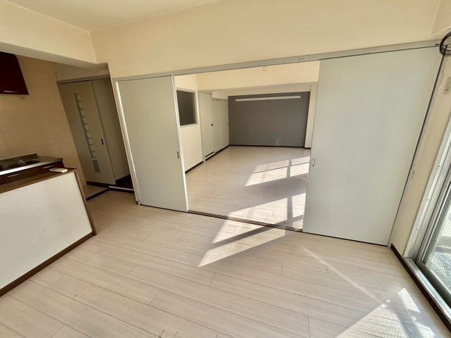 ノーブル今在家の居間・リビング