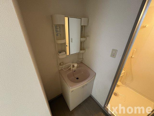 イーズ南春日丘の独立洗面台|独立洗面化粧台が付いています