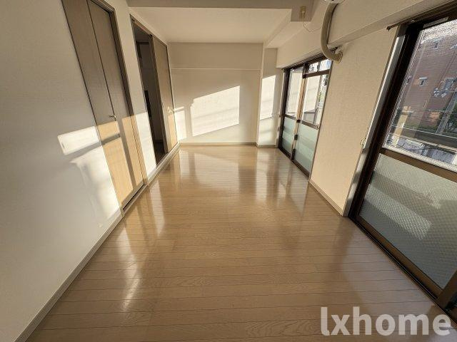 イーズ南春日丘の居間・リビング|ゆったり過ごせる居間です