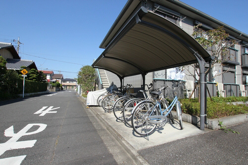 SHM サンモールの外観|屋根付き駐輪場