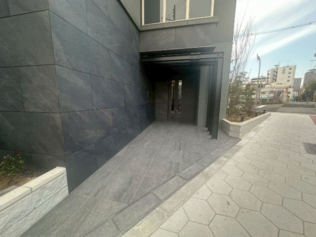 レオンヴァリエ長堀通のエントランス