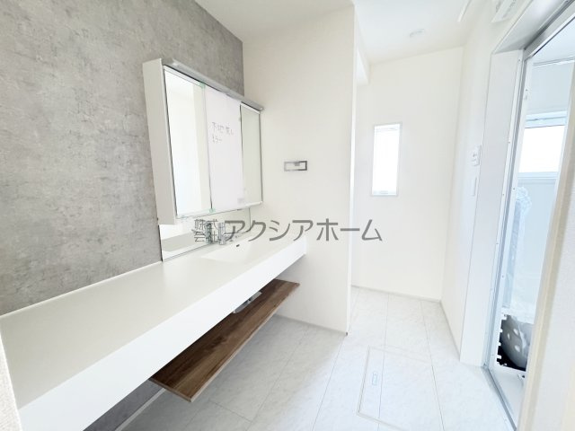 入間市下藤沢５丁目・全13棟　新築一戸建　1号棟　の独立洗面台